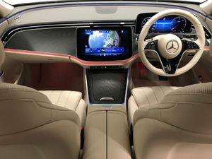 Mercedes-Benz E-Class E220 D Avantgarde - Image 4