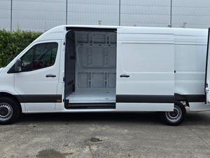 Mercedes Sprinter 319 LWB Pro - 2.8 Ton Towing - Image 4