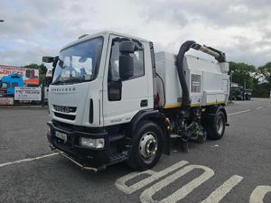 2014 Iveco 150 E22 15 ton Scarb Sweeper - Image 3