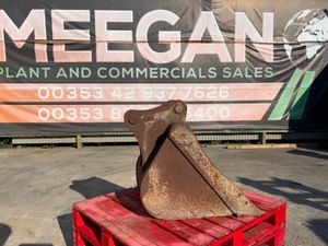 24" DIGGING BUCKET...50mm PINS.......170. - Image 3