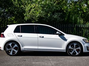 2014 Golf GTI DSG *VERY LOW MILEAGE* WHITE KEYLESS - Image 4