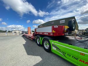 9ft wide 3 axle LOW LOADER - Image 2