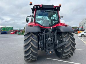 Valtra N135A G5s Loader - Image 4