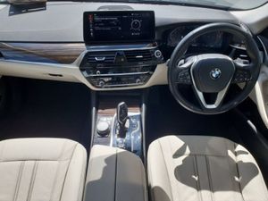 BMW 5 Series 520d SE Saloon - Image 4