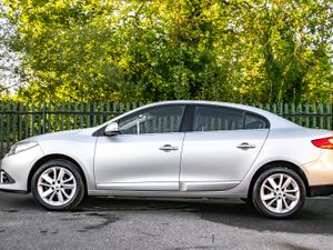 2015 Renault Fluence R-link 1.5 DCI *LOW MILEAGE* - Image 4