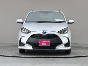 Toyota Yaris 1.5 Petrol Hybrid park Sensors Front - Image 3