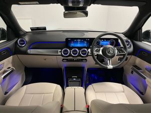 Mercedes-Benz GLB 200d 7 Seat Progressive - Rever - Image 4