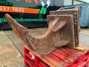 HEAVY DUTY RIPPER TOOTH...80mm PINS......65v - Image 2