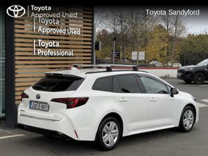 Toyota Corolla Commercial VAN Hybrid Estate Profe - Image 2