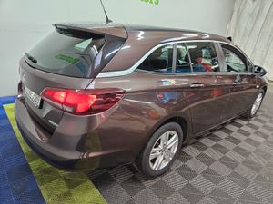 2017 Vauxhall Astra Design 1.6 CDTi Estate - Image 4