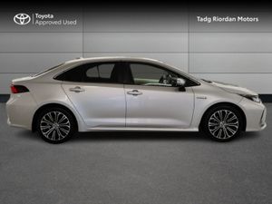 Toyota Corolla Hybrid Luna Sport - Image 3