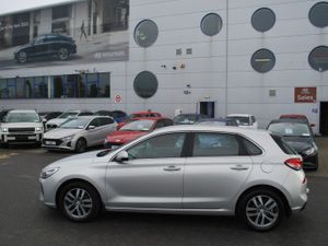 Hyundai i30 1.6 Diesel Deluxe Plus - Image 2