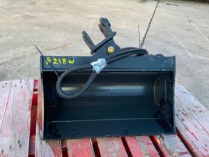 24" MEVA TILTING BUCKET....25mm PINS......218w. - Image 2