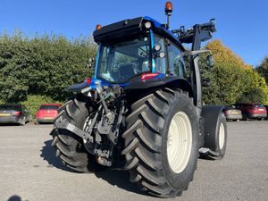 NEW Valtra G135 Active c/w G4S Loader - Image 2