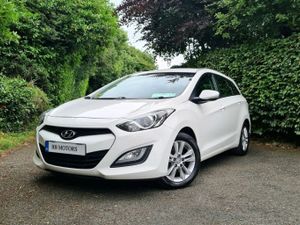 Hyundai i30 1.6d Deluxe Tourer - Image 2