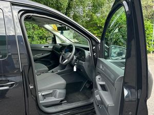 VW Caddy/ 2025/7 seat/ Wheelchair Access/Taxi Spec - Image 3