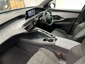 Peugeot 5008 E GT  525kms Range   120 P/W 3YS - Image 4