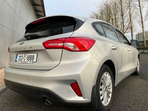 Ford Focus 1.0l Ecoboost 125PS Titanium Auto - Image 3