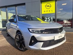 Opel Astra 2025 ELEGANCE 115KW EV - Image 2