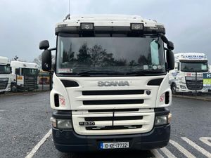 2010 SCANIA P230 Sleepercab, 4X2 27ft Curtainsider - Image 2