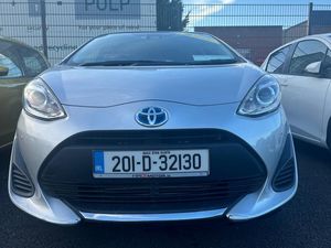 TOYOTA AQUA HYBRID HIGH SPEC - Image 2