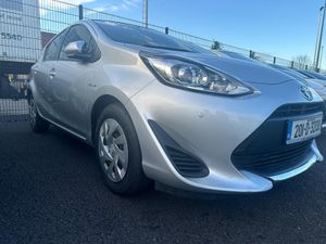 TOYOTA AQUA HYBRID HIGH SPEC - Image 2