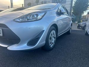 TOYOTA AQUA HYBRID HIGH SPEC - Image 4