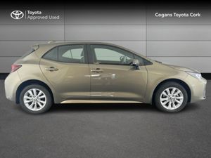 Toyota Corolla 1.8 Litre Hybrid - Image 3