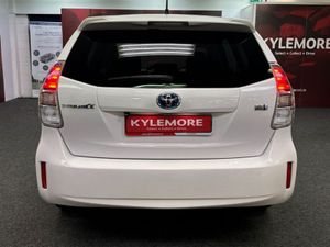 Toyota Prius Alpha - 1.8 Hybrid Automatic - Start - Image 4
