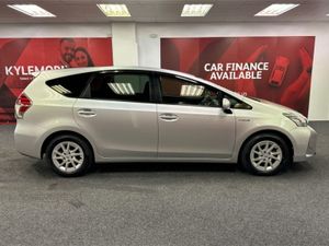 Toyota Prius Alpha - 1.8 Hybrid Automatic - Rever - Image 2