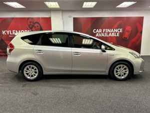 Toyota Prius 1.8 Hybrid Automatic - Reverse Camer - Image 2