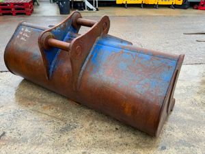 84" STRICKLAND GRADING BUCKET...80mm PINS. 963 - Image 4