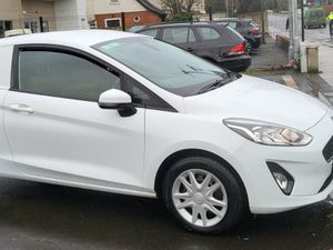 Ford Fiesta van 2020 cvrt  09.25 - Image 3