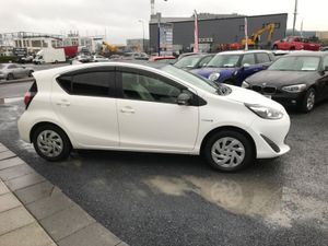 2018 TOYOTA AQUA WHITE AUTO - Image 4