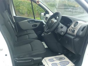 Renault Trafic 2016 - Image 2