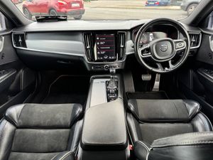 Volvo V90 2018 R-Design 2.0D4 Automatic - Image 3