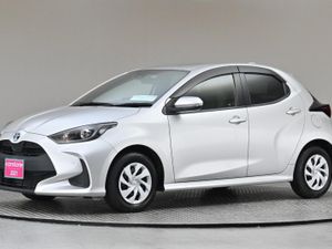 Toyota Yaris 1.5 Petrol Hybrid park Sensors Front - Image 4