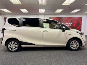 Toyota Sienta 1.5 Hybrid 7 Seater - AIR Condition - Image 2