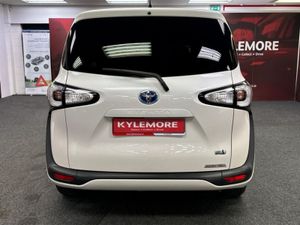 Toyota Sienta 1.5 Hybrid 7 Seater - AIR Condition - Image 4