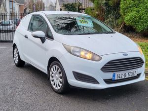 Ford Fiesta Van  2014 in mint condition - Image 2