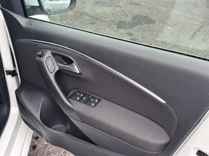 VOLKSWAGEN POLO 1.2 - Image 4