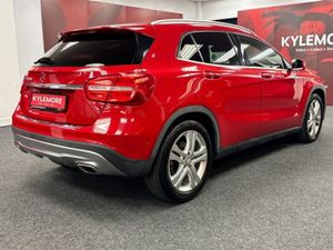 Mercedes-Benz GLA-Class GLA 180 1.6 - Luxury SUV - Image 3