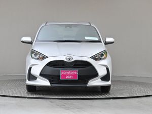 Toyota Yaris 1.0 Auto Petrol  reverse Cam park Se - Image 2