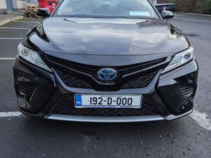 Toyota Camry / 2019 / 2.5 Petrol Hybrid / Auto - Image 2