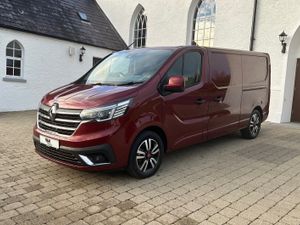 2024 Renault Trafic Exclusive Red Edition 170bhp A - Image 3