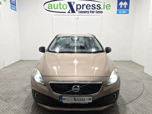 Volvo V40 1.6 T4 Cross Country Automatic  Reversi - Image 3