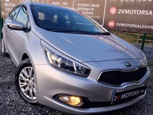 🔵 Kia Ceed  1.4 CRDI ECOD SW 5DR LOW KM - Image 4