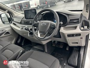 Maxus Deliver 9 Deliver 9 Box Van With Tail Lift - Image 2