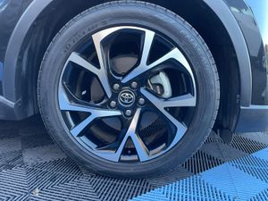2017 TOYOTA C-HR HYBRID (S10) - Image 4