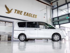 Nissan Serena DBA-C26 5DR AUTO - Image 3